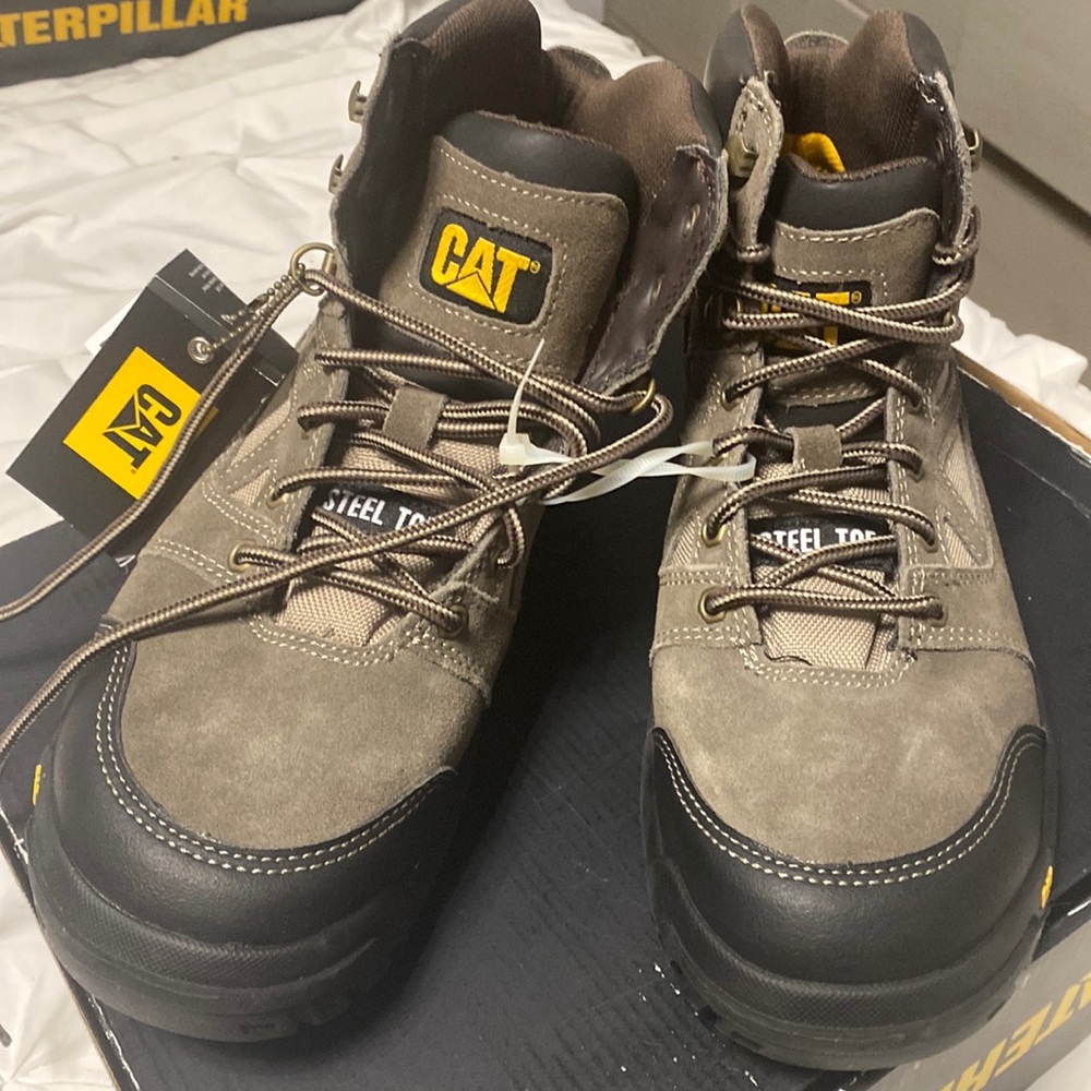 Caterpillar Mens boots size 9.5 /steel toe